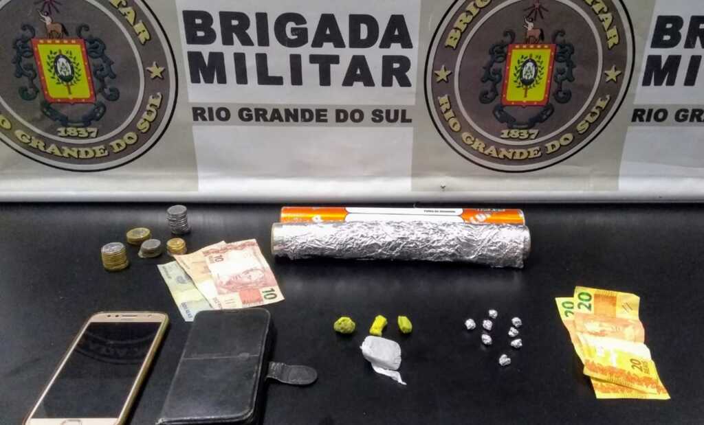 Três jovens são detidos por tráfico de drogas em Camobi