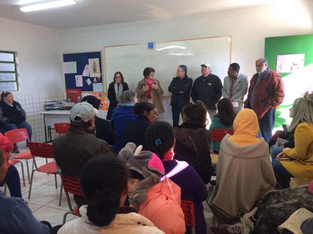 título imagem Escola deve reforçar segurança após mãe de aluno agredir professoras em Cruz Alta