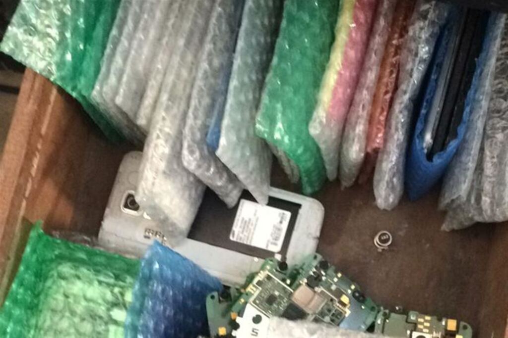 Polícia apreende celulares roubados que seriam revendidos em Santa Maria