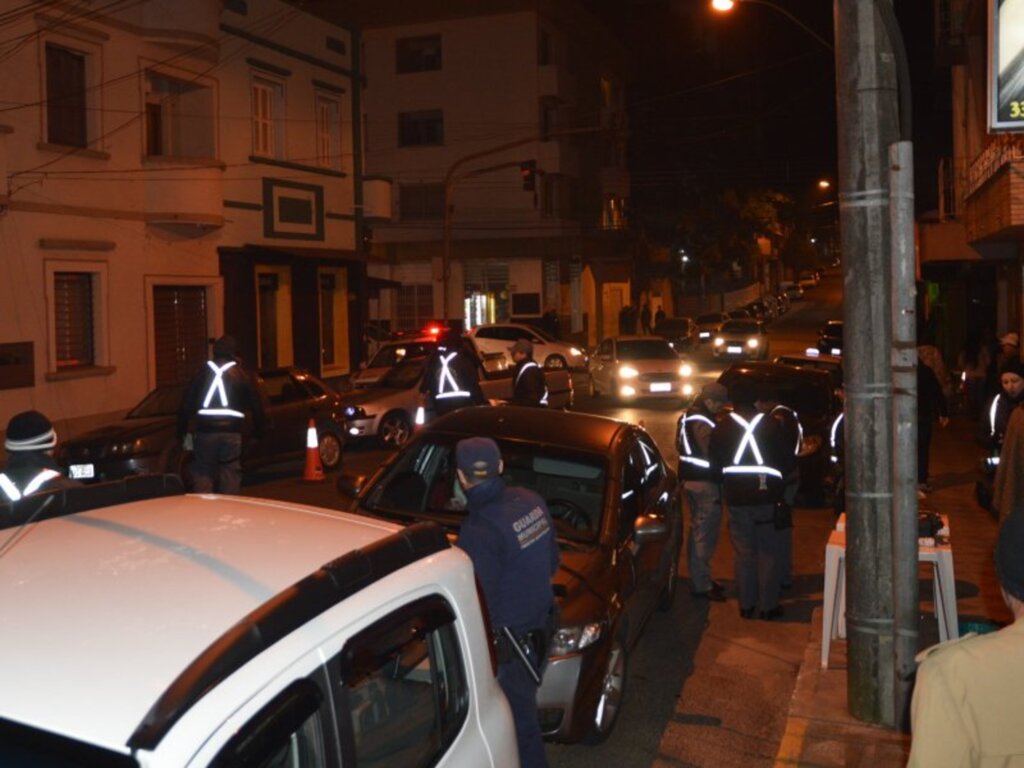 29 motoristas são autuados durante Operação Balada Segura