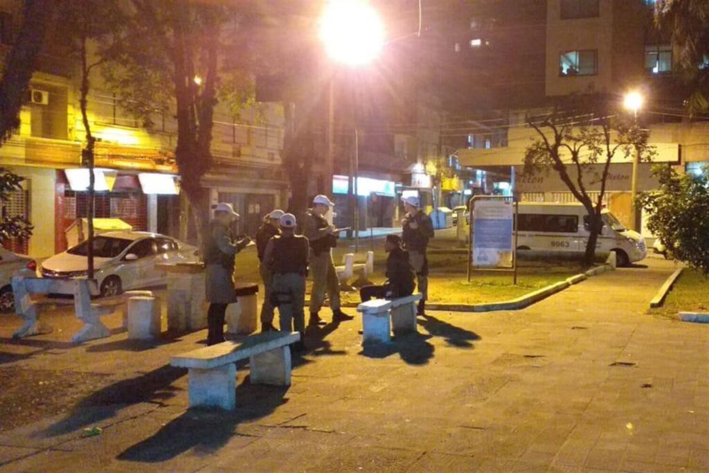 Operação Avante autua 14 condutores e recolhe 3 veículos em Santa Maria