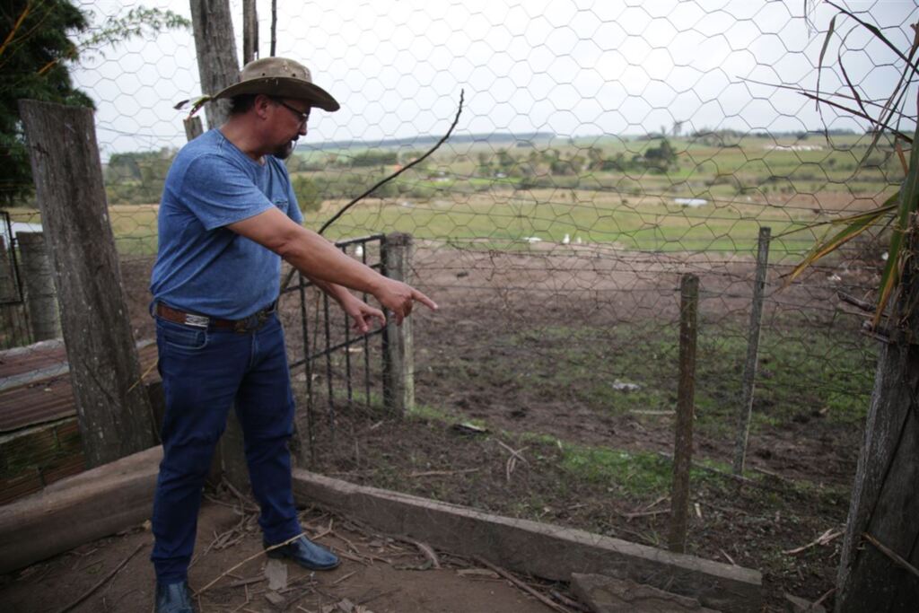 título imagem VÍDEOS: criminosos invadem mantenedouro e matam animal em extinção em Santa Maria