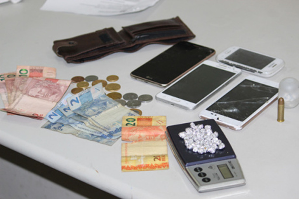 Irmãos são presos durante operação de combate ao tráfico de drogas em São Gabriel