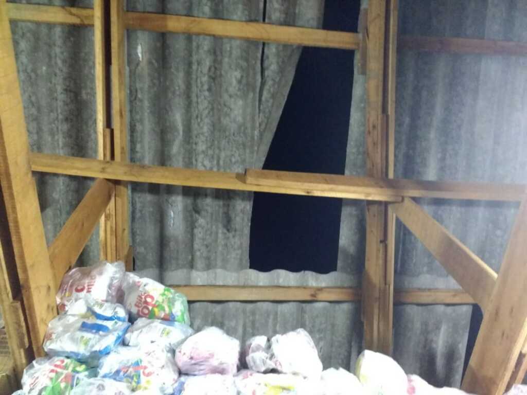 Jovem é preso após roubar salgadinhos em Santiago