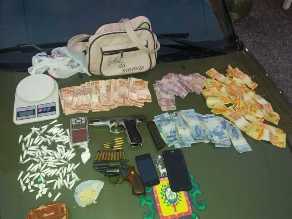 Casal armado é detido por tráfico de drogas em Santa Maria