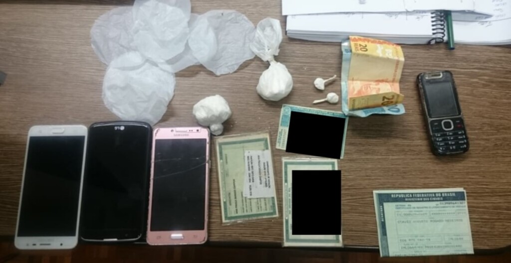 Grupo é detido por tráfico de drogas em Santiago