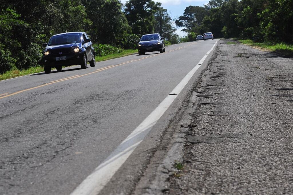 Em 3 horas, polícia flagra 18 casos de ultrapassagens proibidas