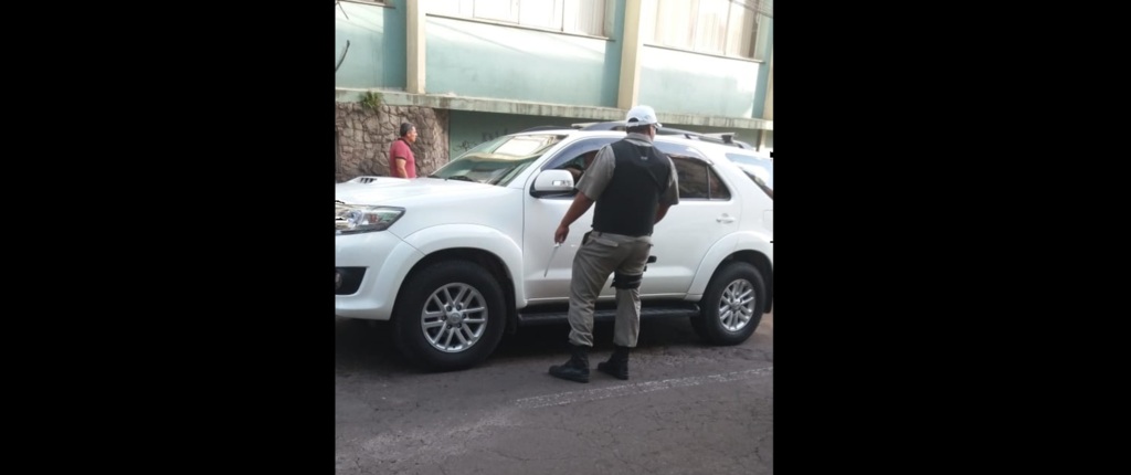 Taxista investigado por ter esfaqueado motorista cumpre prisão domiciliar