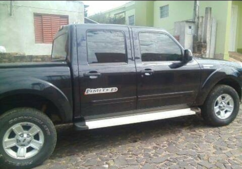 Caminhonete é levada da frente da casa do proprietário em Rosário do Sul