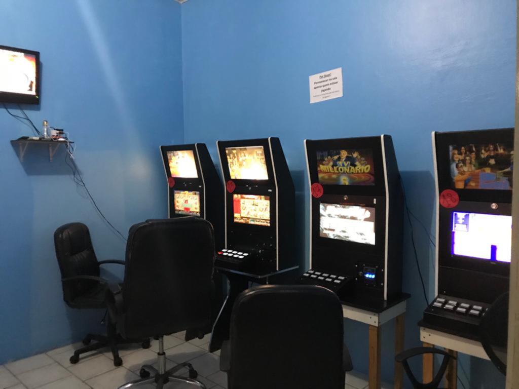 Operação apreende materiais em quatro casas de jogos de Santa Maria