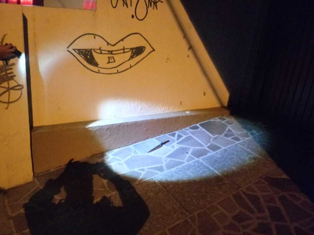 Trio é preso após assaltar pedestre em praça no Centro de Santa Maria