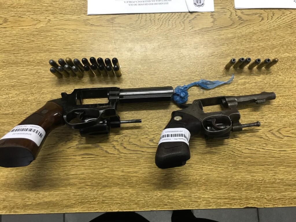 Foragido é preso com arma e munições em Santa Maria