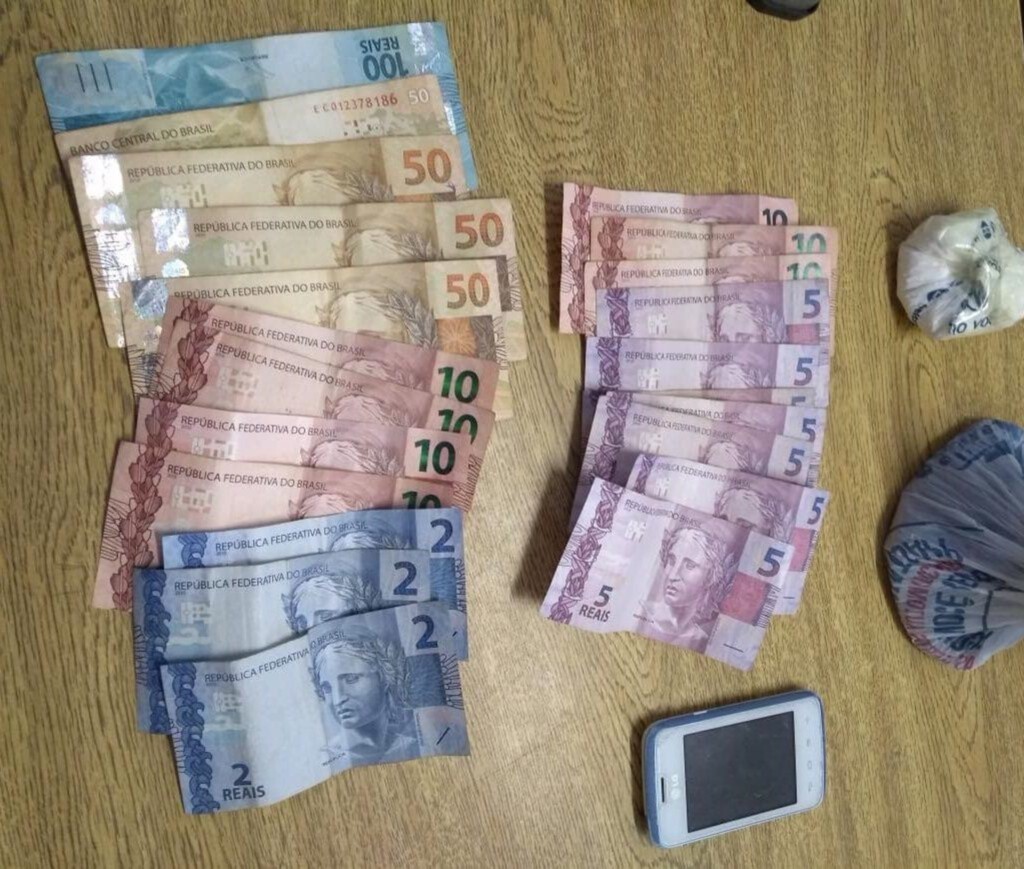 Dupla em motocicleta é detida com cocaína na Região Norte de Santa Maria