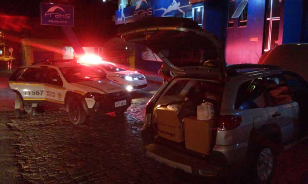 VÍDEO: trio é preso após furtar farmácia em Santa Maria