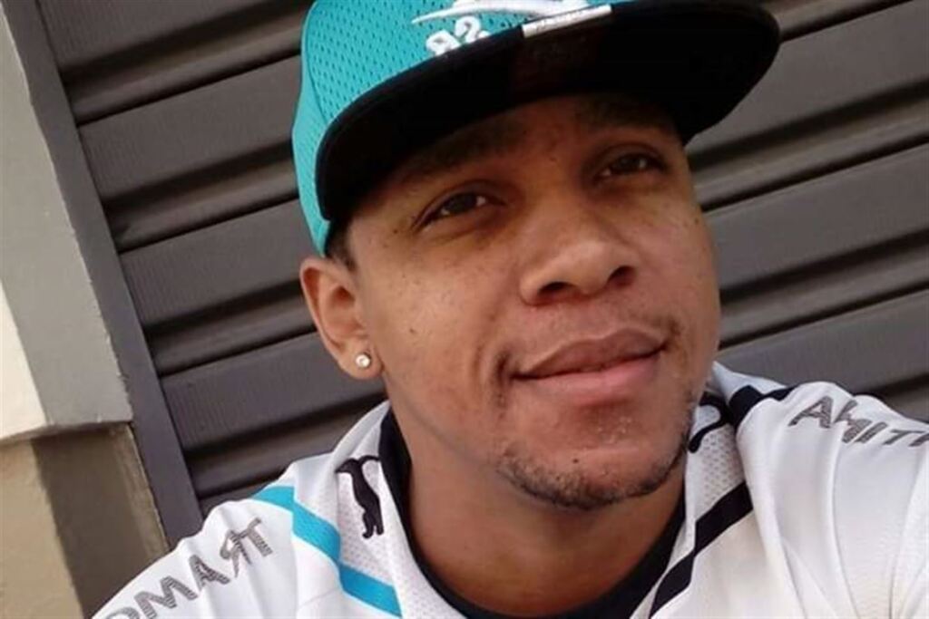 Motociclista morre ao colidir com cavalo durante uma entrega de pizza em Santa Maria