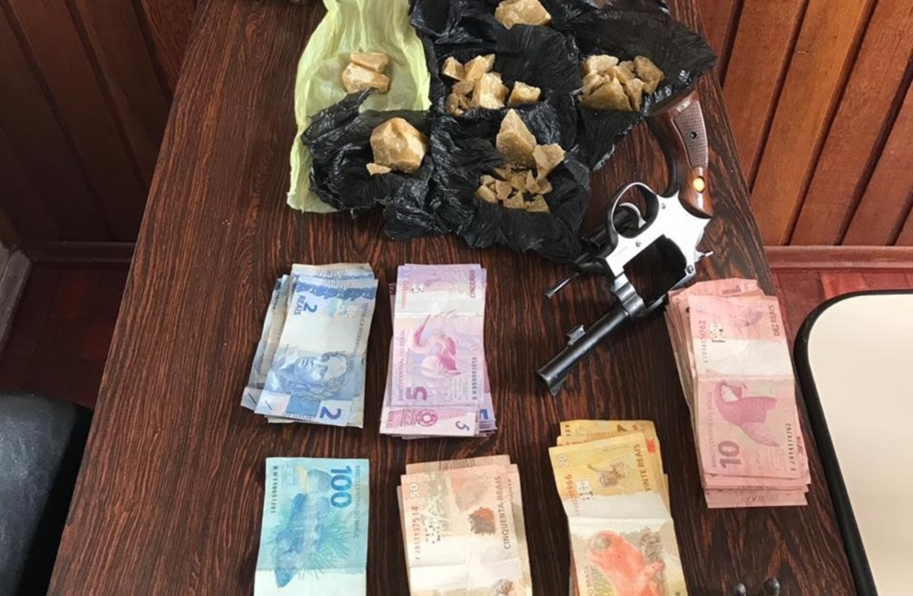 Mãe e filho são presos por tráfico de drogas em Tupanciretã