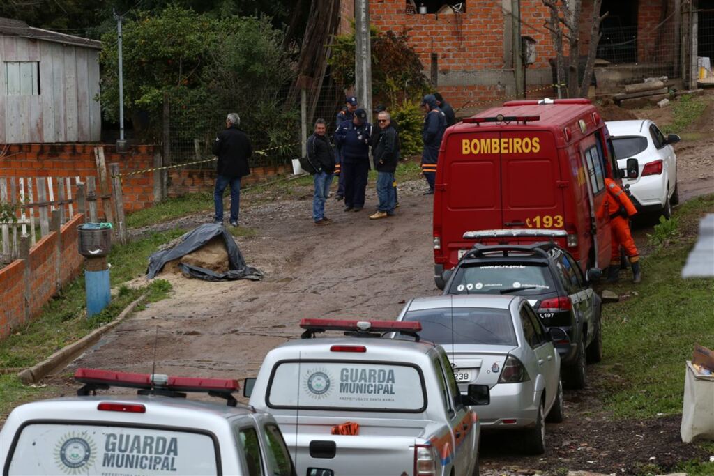Suspeitos de matar e enterrar mulher em chiqueiro em Santa Maria são presos