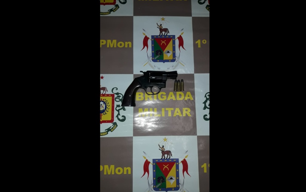 Jovem é detido por porte ilegal de arma de fogo na Região Oeste de Santa Maria