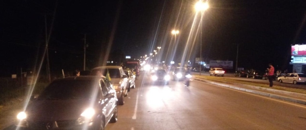 Motoristas disputam racha na Avenida Hélvio Basso em Santa Maria