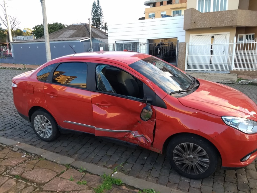 Militar fica ferido após acidente em Santiago