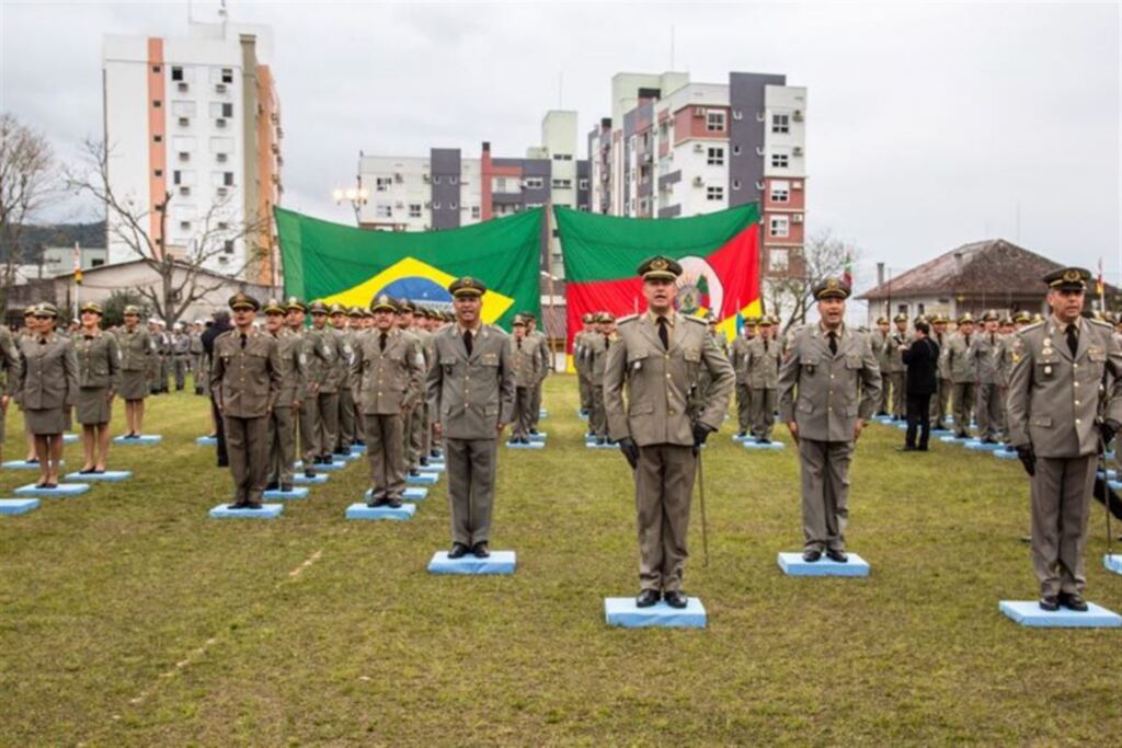 Foto: Ascom-SSP - A Escola de Formação e Aperfeiçoamento de Sargentos formou, na sexta, 228 homens e mulheres