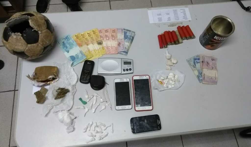 Mãe e filhos são presos durante operação contra o tráfico de drogas em Cruz Alta