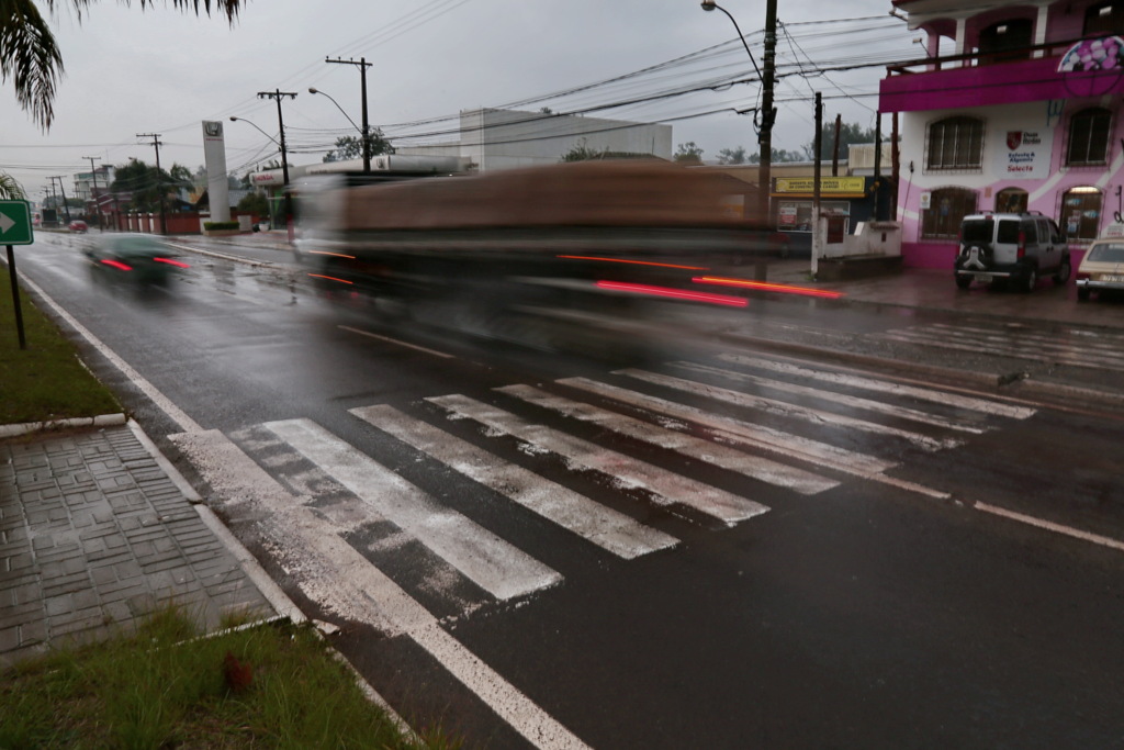 Foto: Charles Guerra (Diário) - Ação ocorre depois de idosa morrer atropelada nesta faixa de segurança, na segunda-feira
