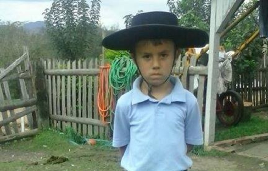 Investigação preliminar aponta que menino assassinado já chegou ferido na casa de amigo