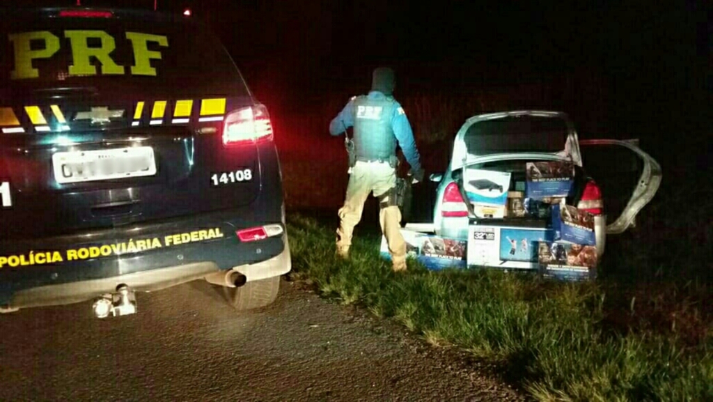 título imagem PRF apreende veículo que vinha do Uruguai com 24 videogames em Caçapava do Sul