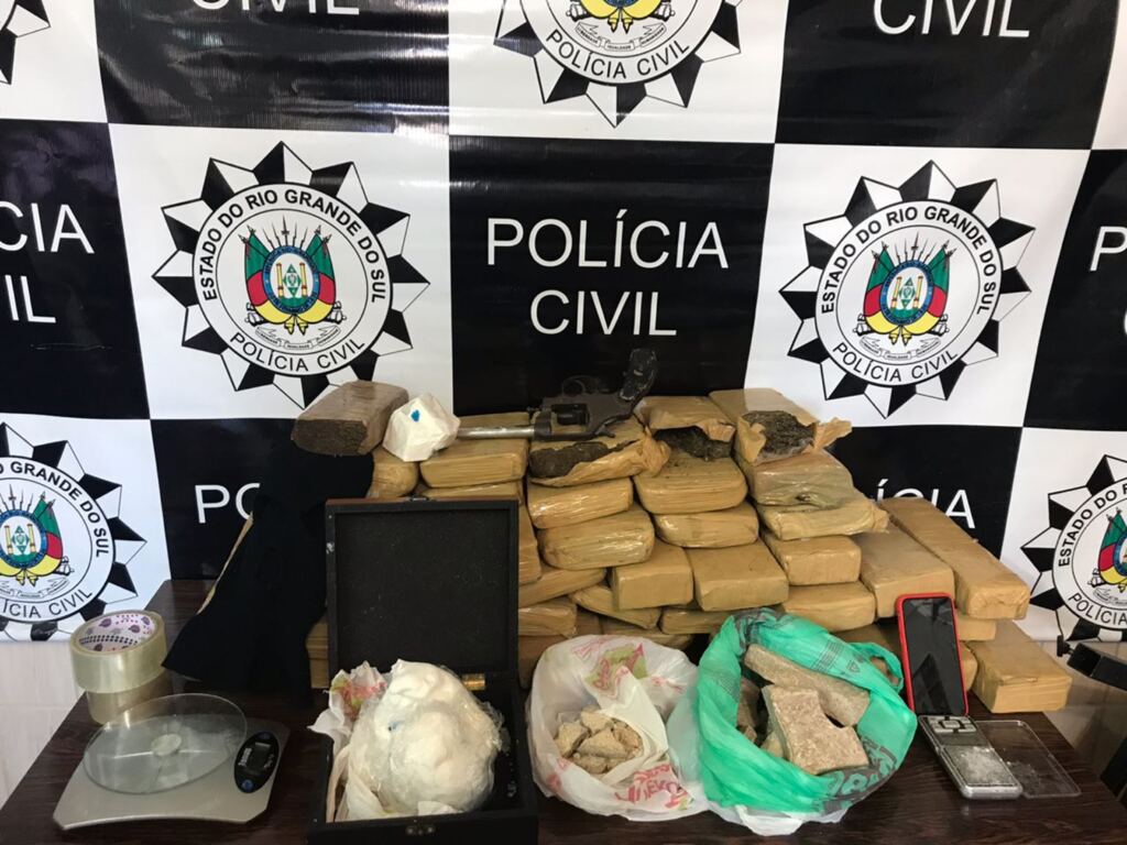 Jovem é preso com 31 quilos de maconha e mais de 1 quilo de crack