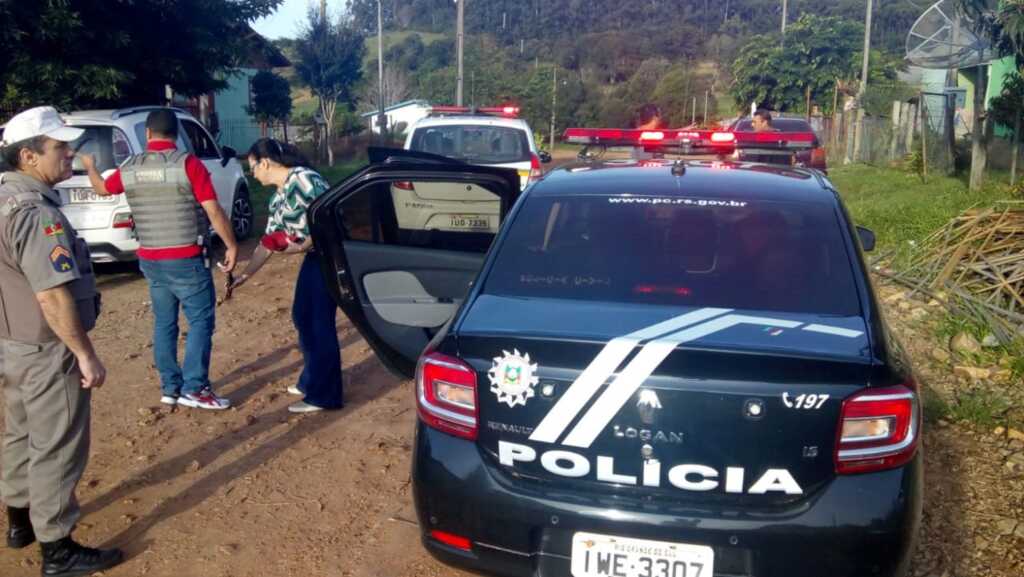 Mulher é baleada dentro de casa em Pinhal Grande