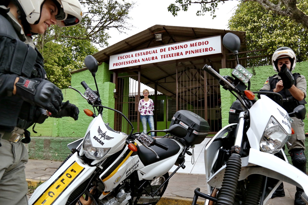Escolas de Santa Maria contam com grupo de Whatsapp para denunciar ocorrências à BM