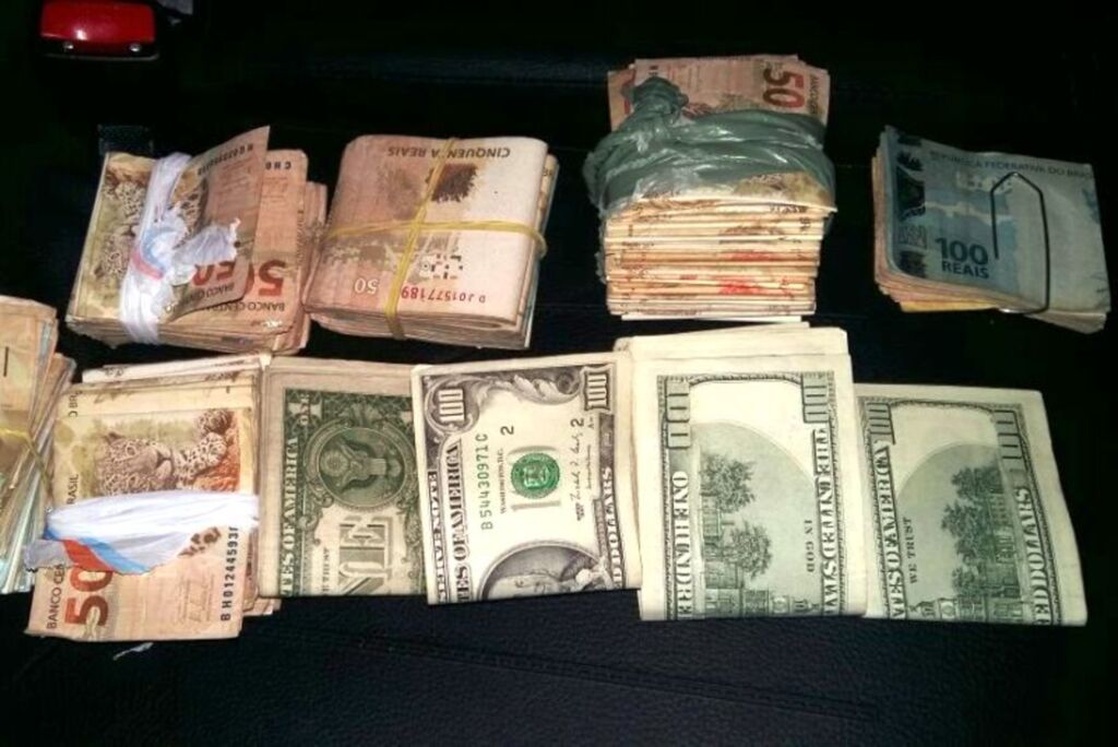 Em ação de combate à lavagem de dinheiro dois homens são presos em Santa Maria