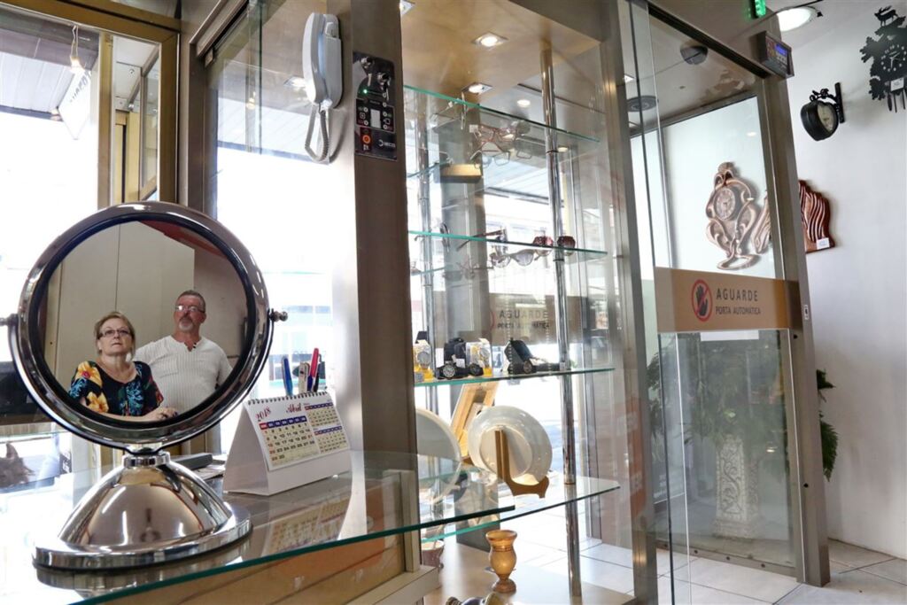 Foto: Charles Guerra (Diário) - Irmãos Cleonice e Paulo Roberto chegaram a pensar em fechar a loja por conta dos crimes em sequência