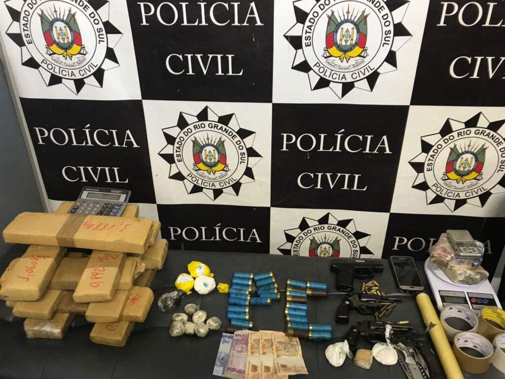 Dupla é presa por tráfico de drogas em Santa Maria