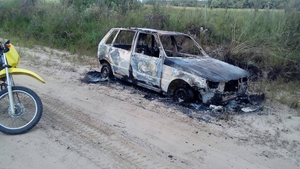 Corpo carbonizado é encontrado dentro de carro de taxista em São Vicente do Sul