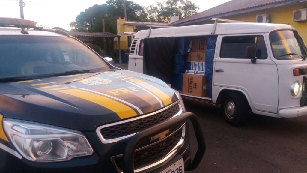 PRF apreende 35 mil maços de cigarros contrabandeados na BR-290