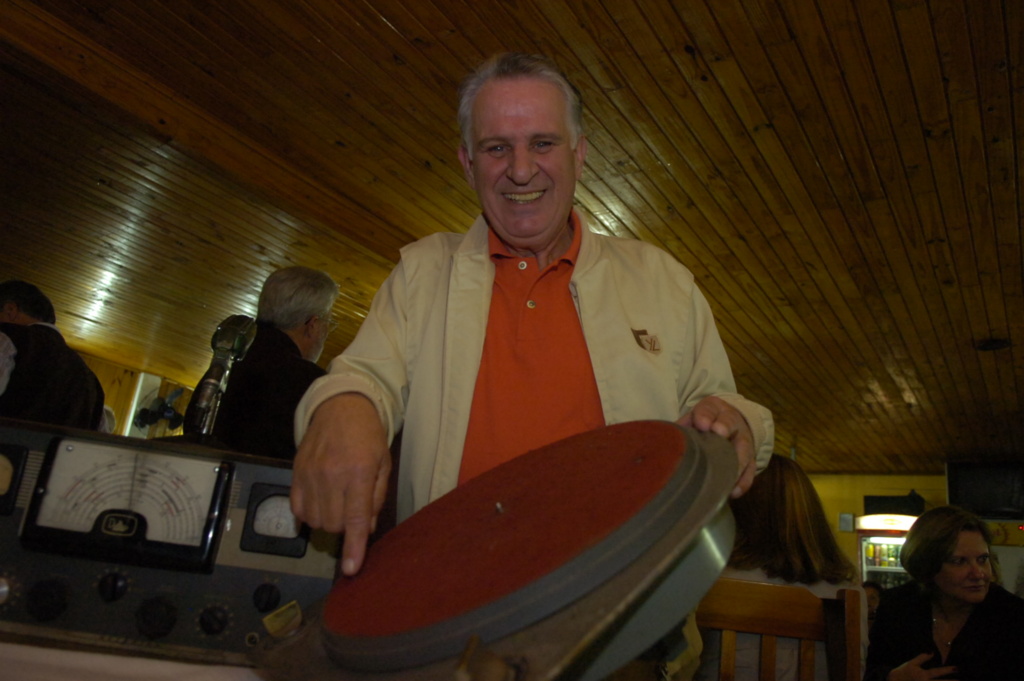 Foto: Claudio Vaz (Arquivo Diário) - Leonel Colvero em encontro ex-comunicadores da Medianeira