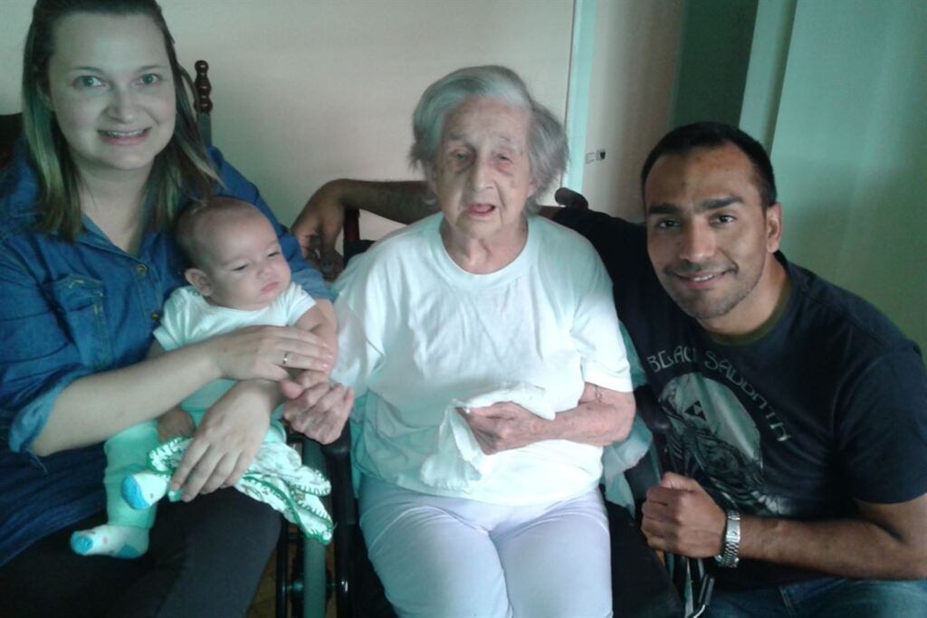 Morreu dona de casa Nair Umdetermack de Vasconcellos