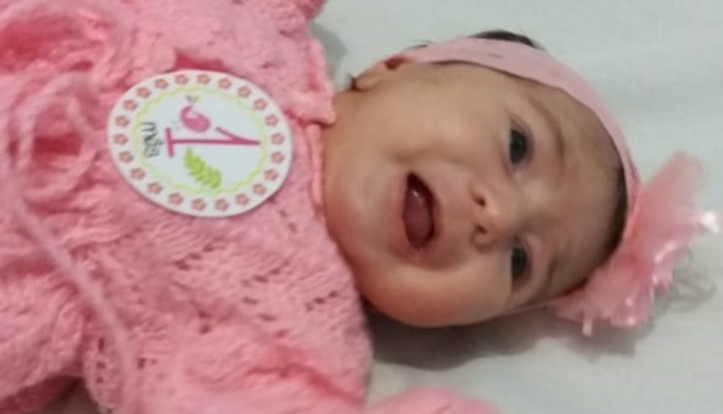 Nasceu Ester Flores de Mello