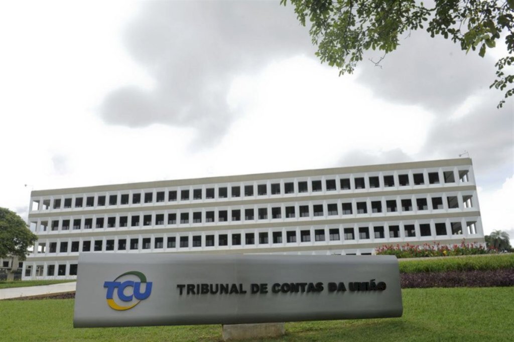 título imagem TCU abre processo para apurar compra de viagra por Forças Armadas