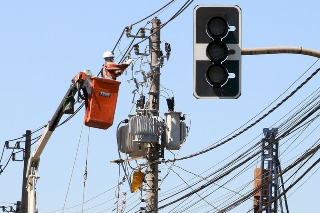 título imagem Bairros de Santa Maria terão desligamento programado de energia elétrica nesta quarta-feira