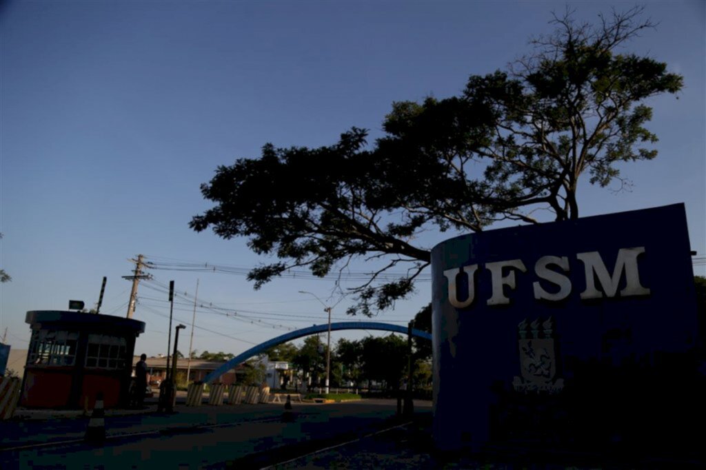 UFSM abre edital com cinco  vagas para professores