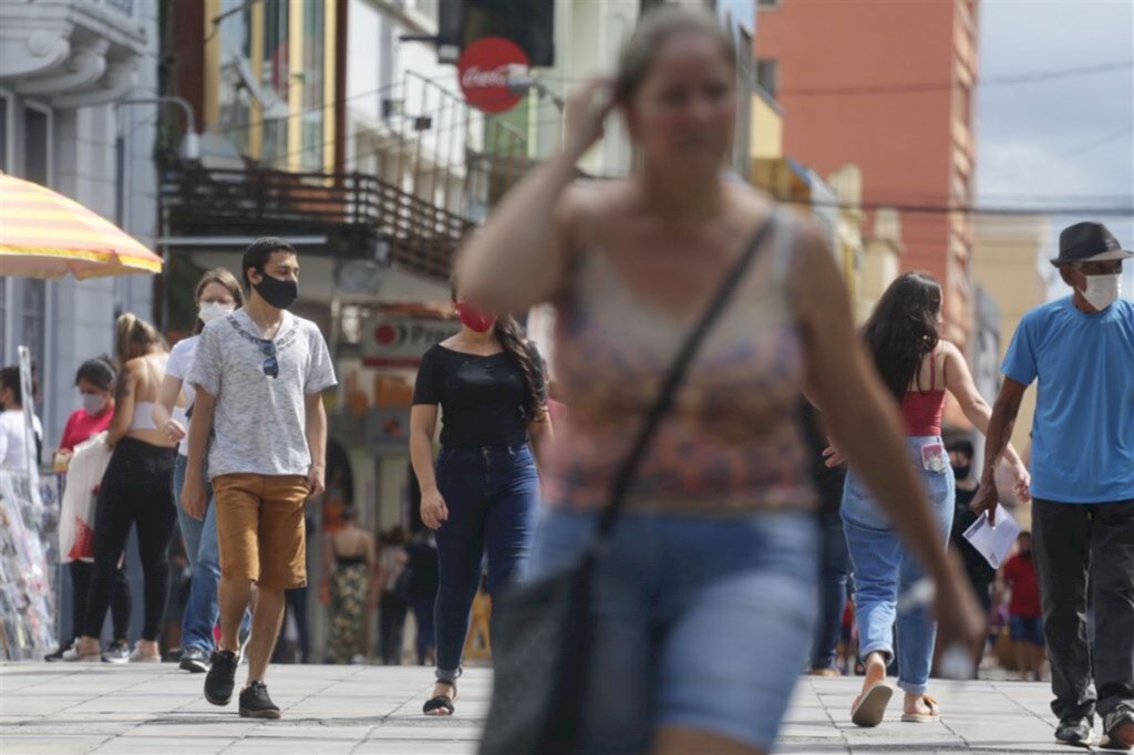Rio Grande do Sul decide desobrigar uso de máscara ao ar livre