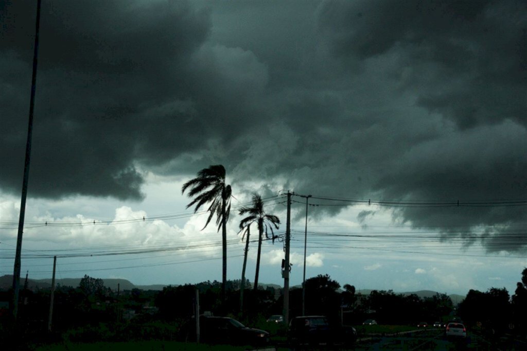 Temporal deixa casas destelhadas em Santa Maria e na região