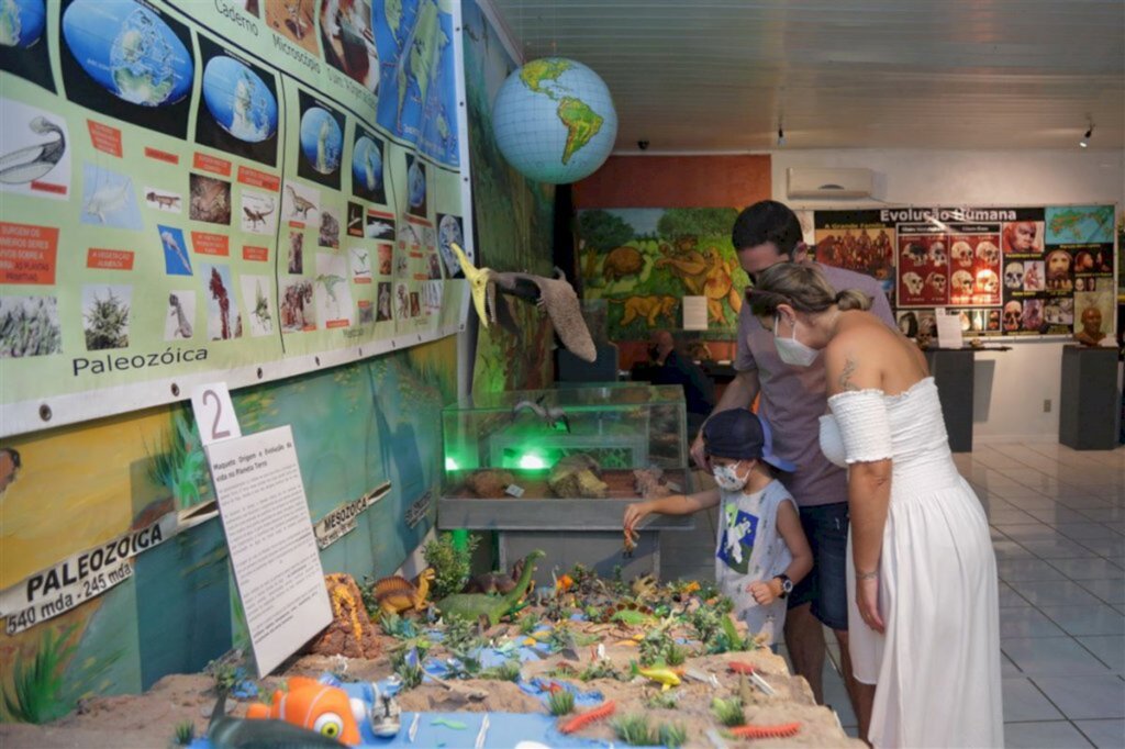 título imagem VÍDEO: com muita ciência e mistério, Museu de Ufologia reabre após dois anos