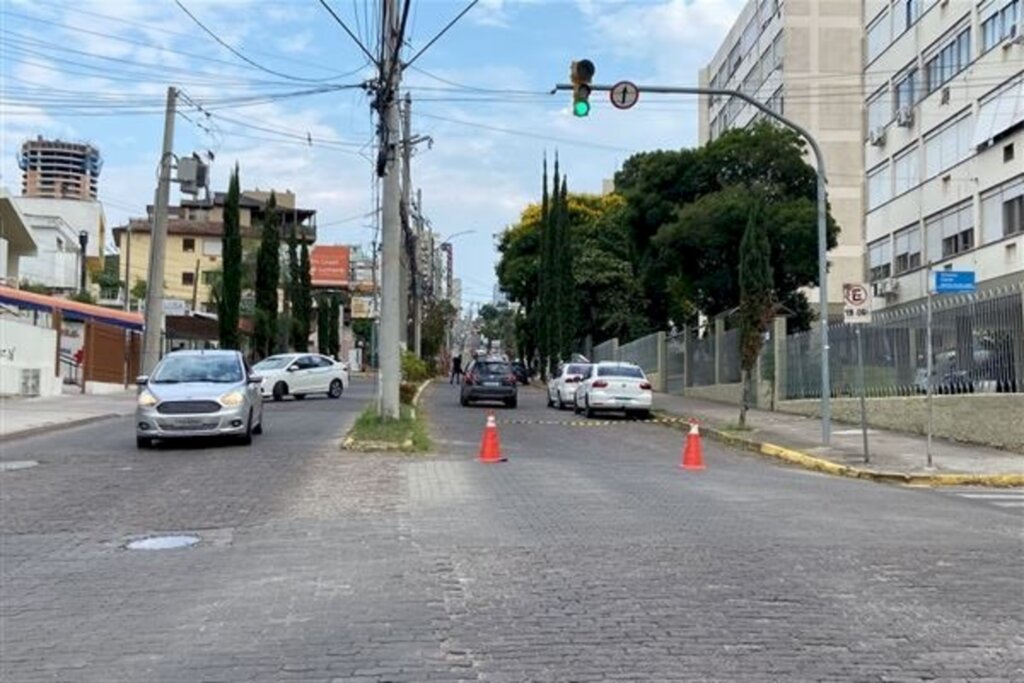 Fernando Ferrari tem bloqueios no trânsito para retirada de fios de energia