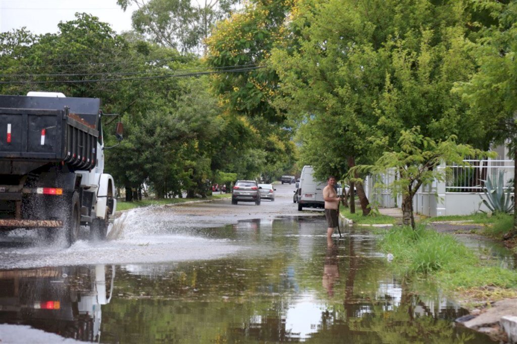 título imagem Chuva e queda de granizo causam danos em Santa Maria