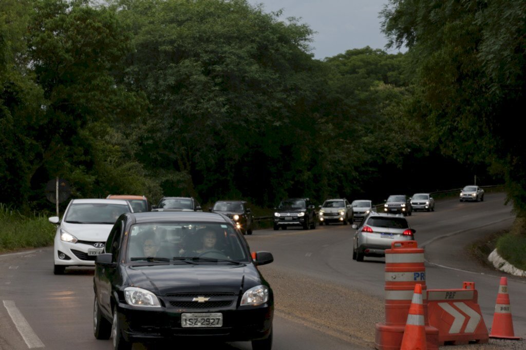 Pelo menos três acidentes são registrados em rodovias federais da região