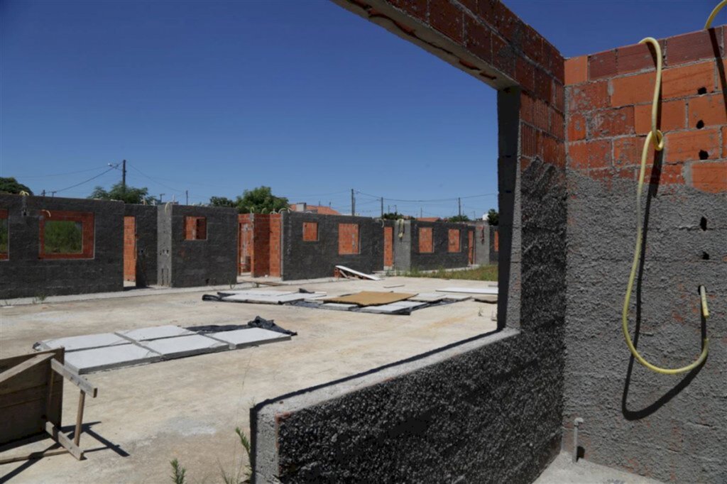 Sem prazo, obras param e vão custar mais caro aos cofres públicos em Santa Maria